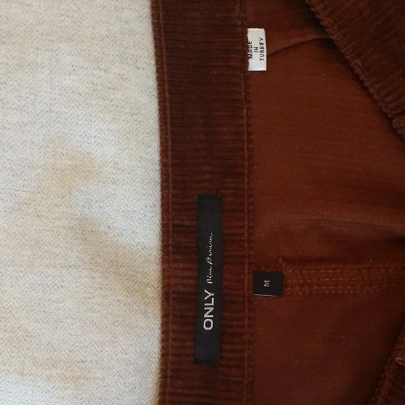 ONLY Corduroy Miniskirt - Picture 4 of 4